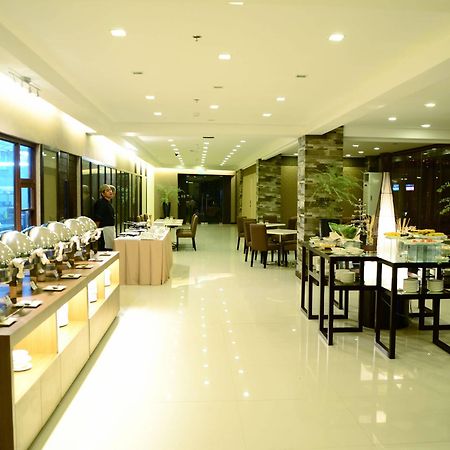 Gt Hotel Баколод Экстерьер фото