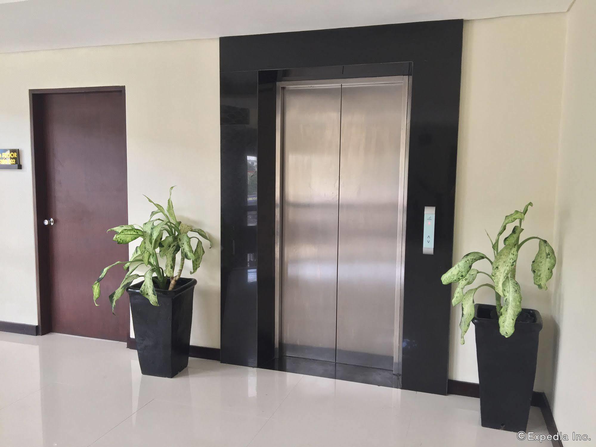 Gt Hotel Баколод Экстерьер фото