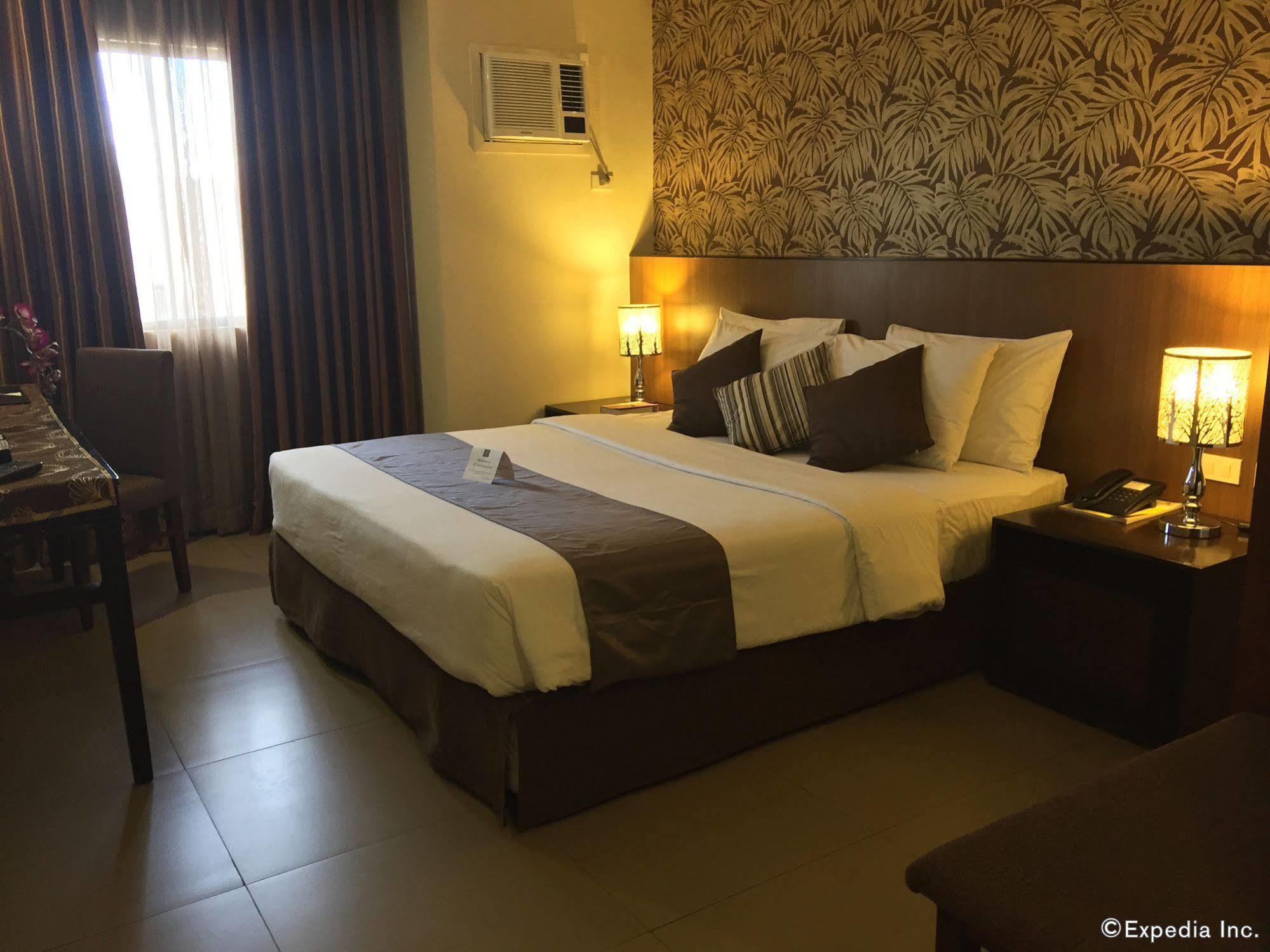 Gt Hotel Баколод Экстерьер фото