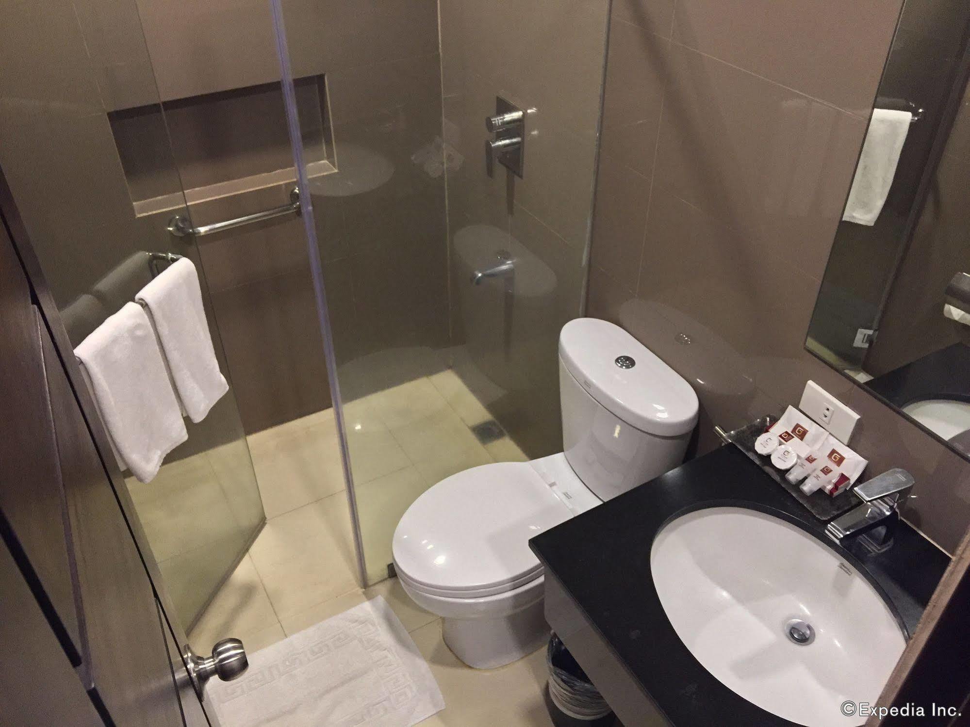 Gt Hotel Баколод Экстерьер фото