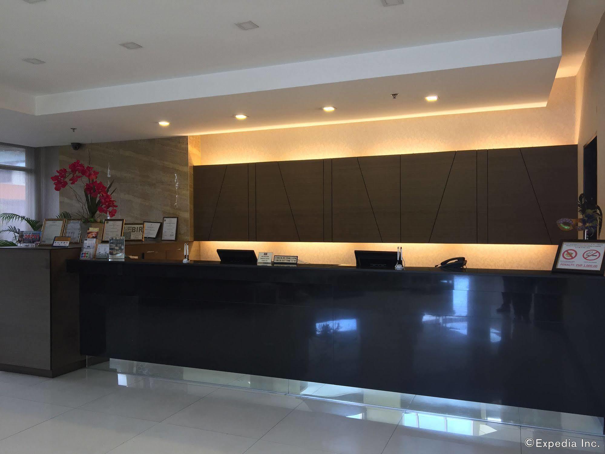 Gt Hotel Баколод Экстерьер фото