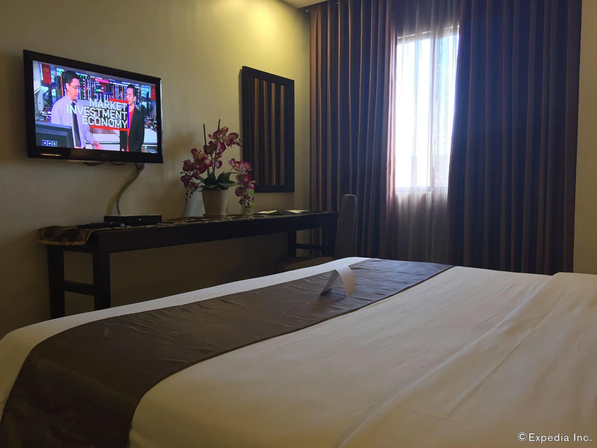 Gt Hotel Баколод Экстерьер фото