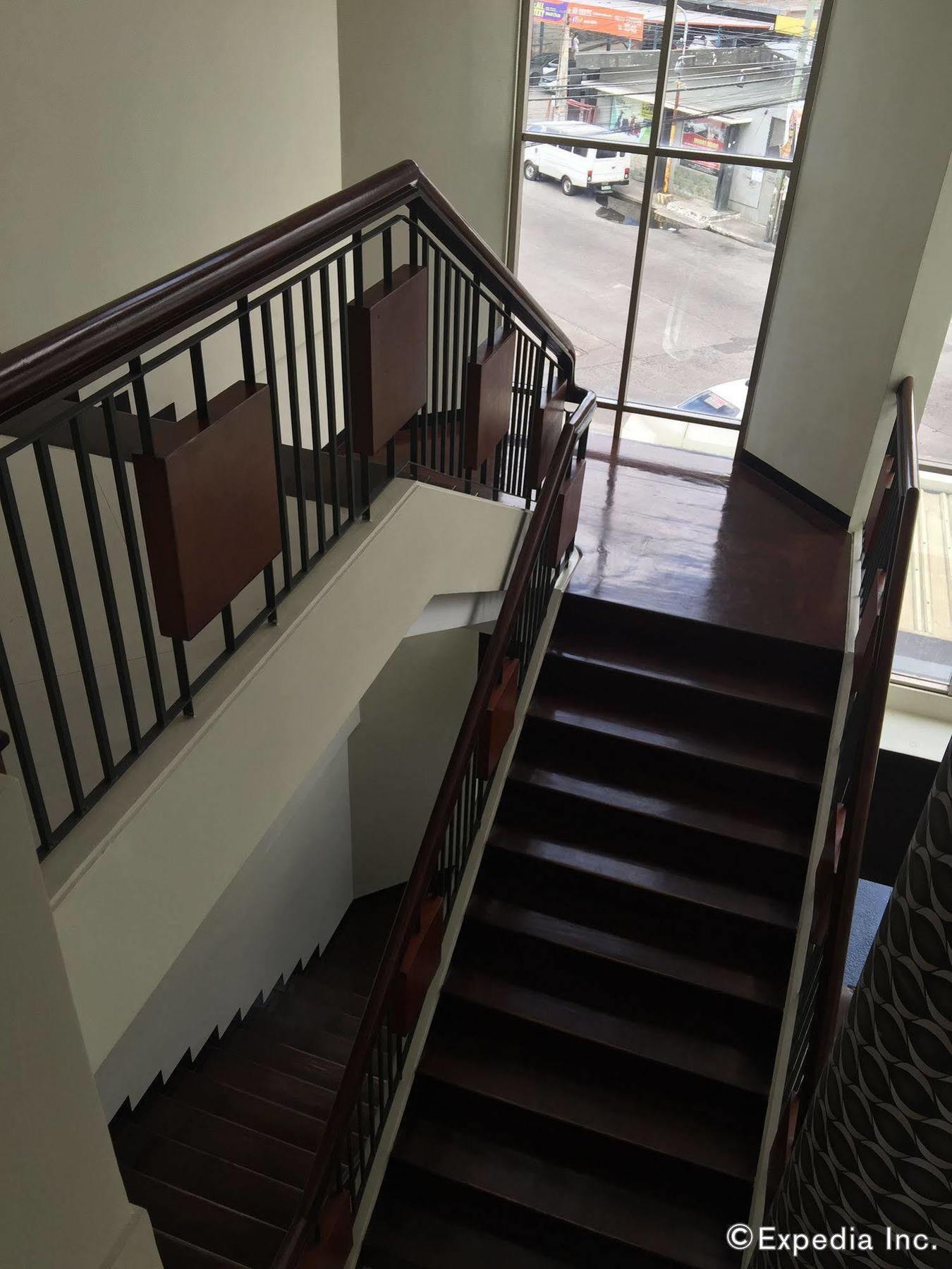 Gt Hotel Баколод Экстерьер фото